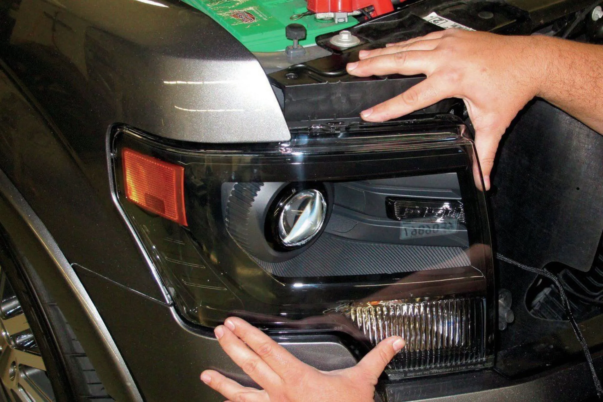 2013-2014 Ford F150: OEM HID System