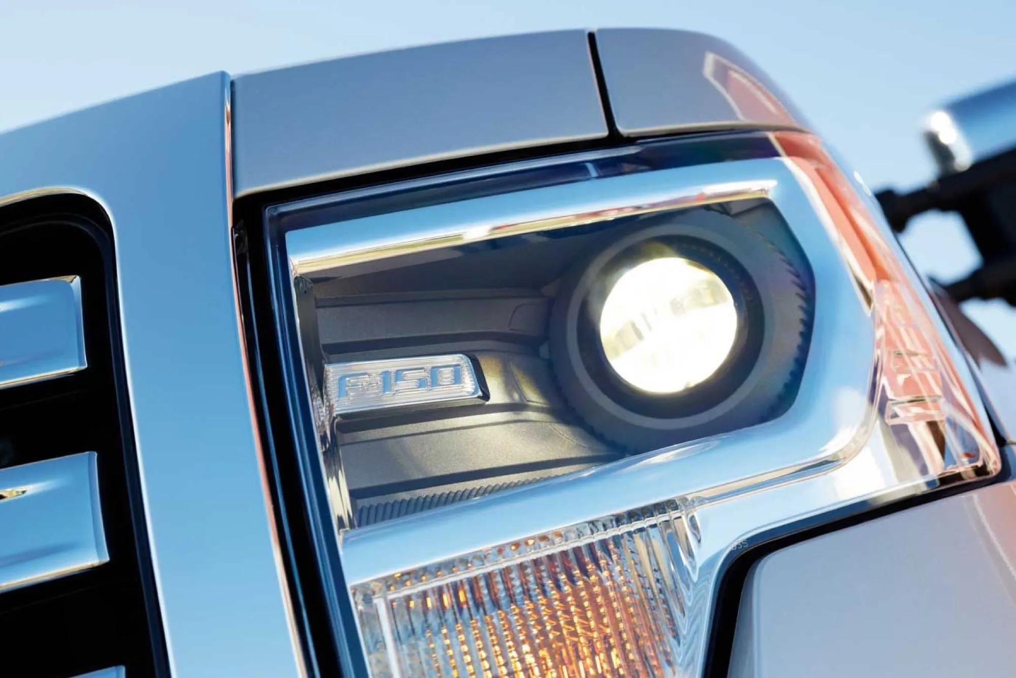 2013-2014 Ford F150: OEM HID System