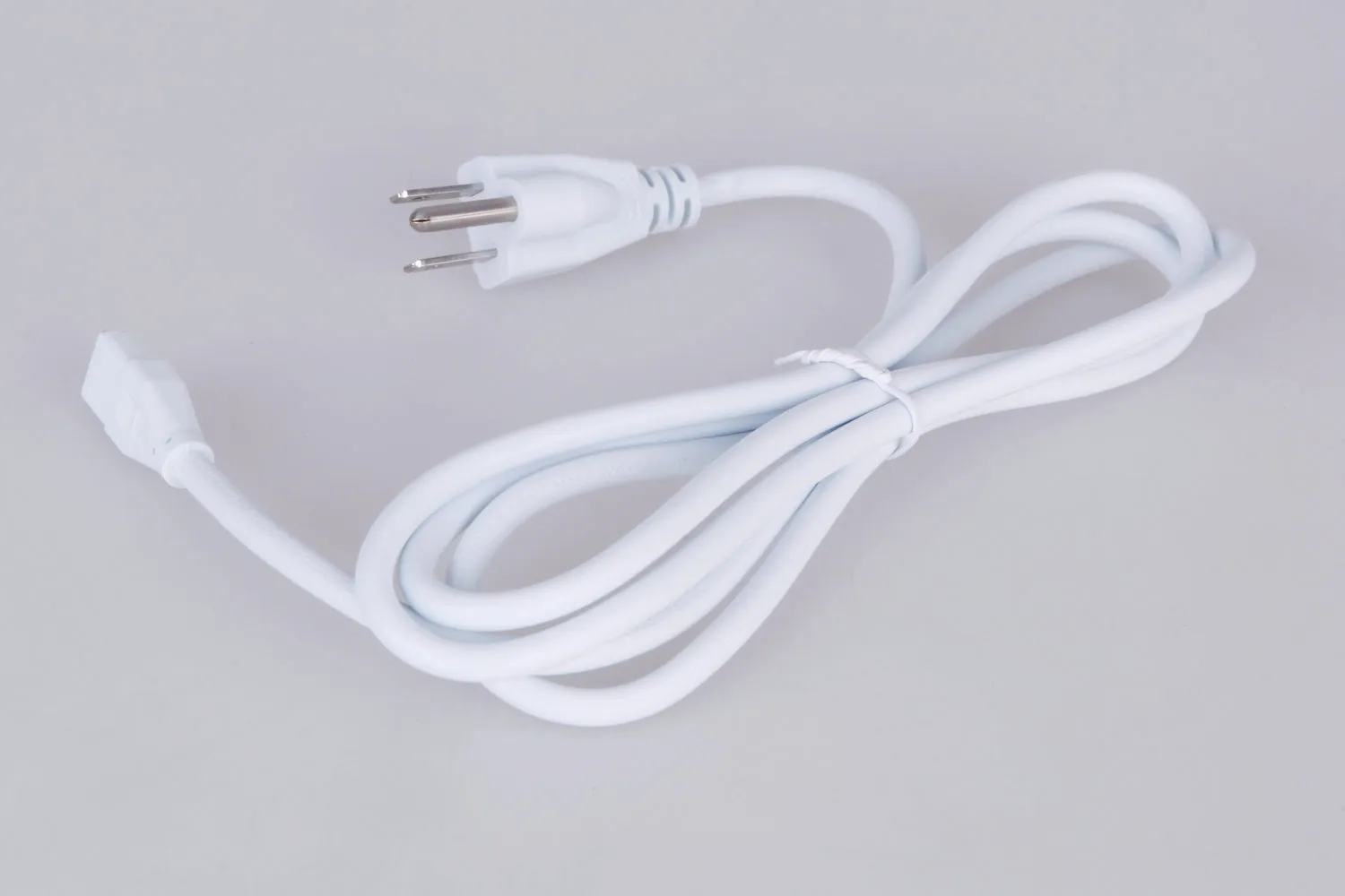 Under Cabinet Light Bar Cord & Plug in White